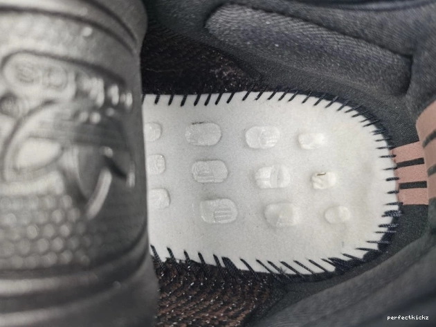 Yeezy V2 GW3774 350 Adidas Boost Oat Black MX 0713